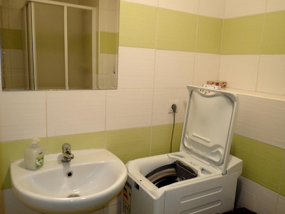 Cozy Apartment Братислава Экстерьер фото